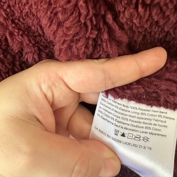 Lululemon Textured Fleece 1/2 Zip - Picture 5 of 8